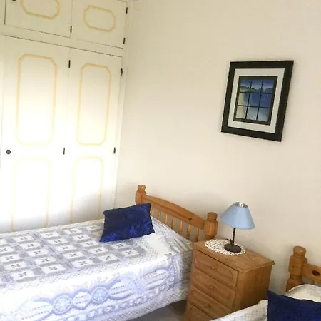 With 2 Bedrooms In With Shared Pool And Furnished Balcony 200 M From The Beach 公寓