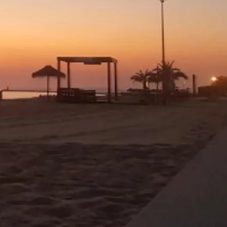 With 2 Bedrooms In With Shared Pool And Furnished Balcony 200 M From The Beach *