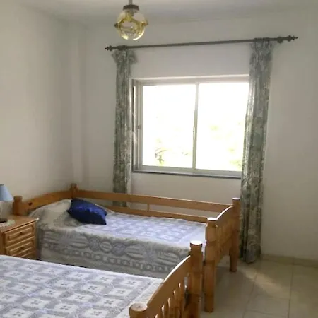 With 2 Bedrooms In With Shared Pool And Furnished Balcony 200 M From The Beach 奎特里拉